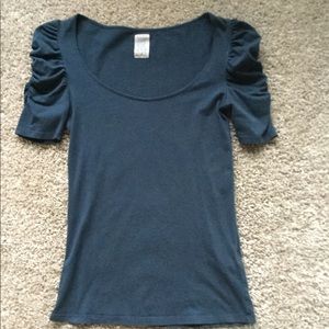 Rushing Shoulder Tank Top